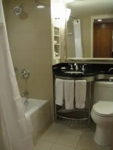 Hilton New York Double Bed bathroom Hilton New York Double Bed bathroom