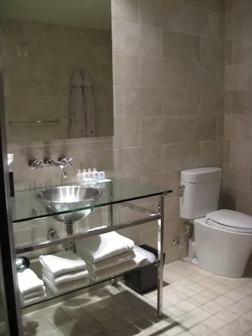 Andaz San Diego Extra Large Loft bathroom