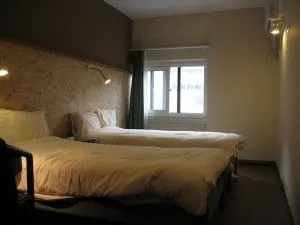 Twin Private Ensuite Room Mingtown Nanjing Road Youth Hostel Review
