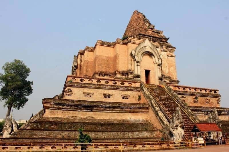 Wat Chedi Luang Temple Traveling Well For Less