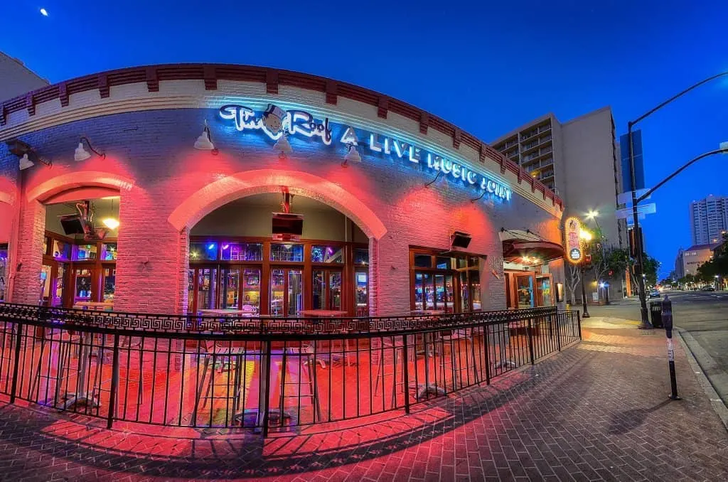 Tin Roof San Diego, San Diego bars, Gaslamp district, Traveling Well For Less