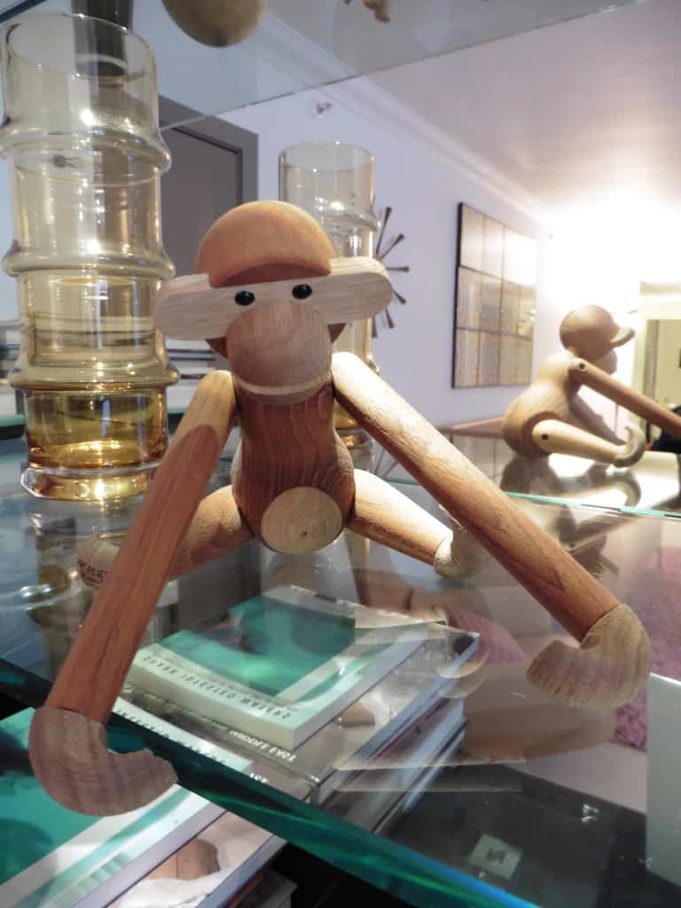 Wood-Monkey-Saatchi-Suite