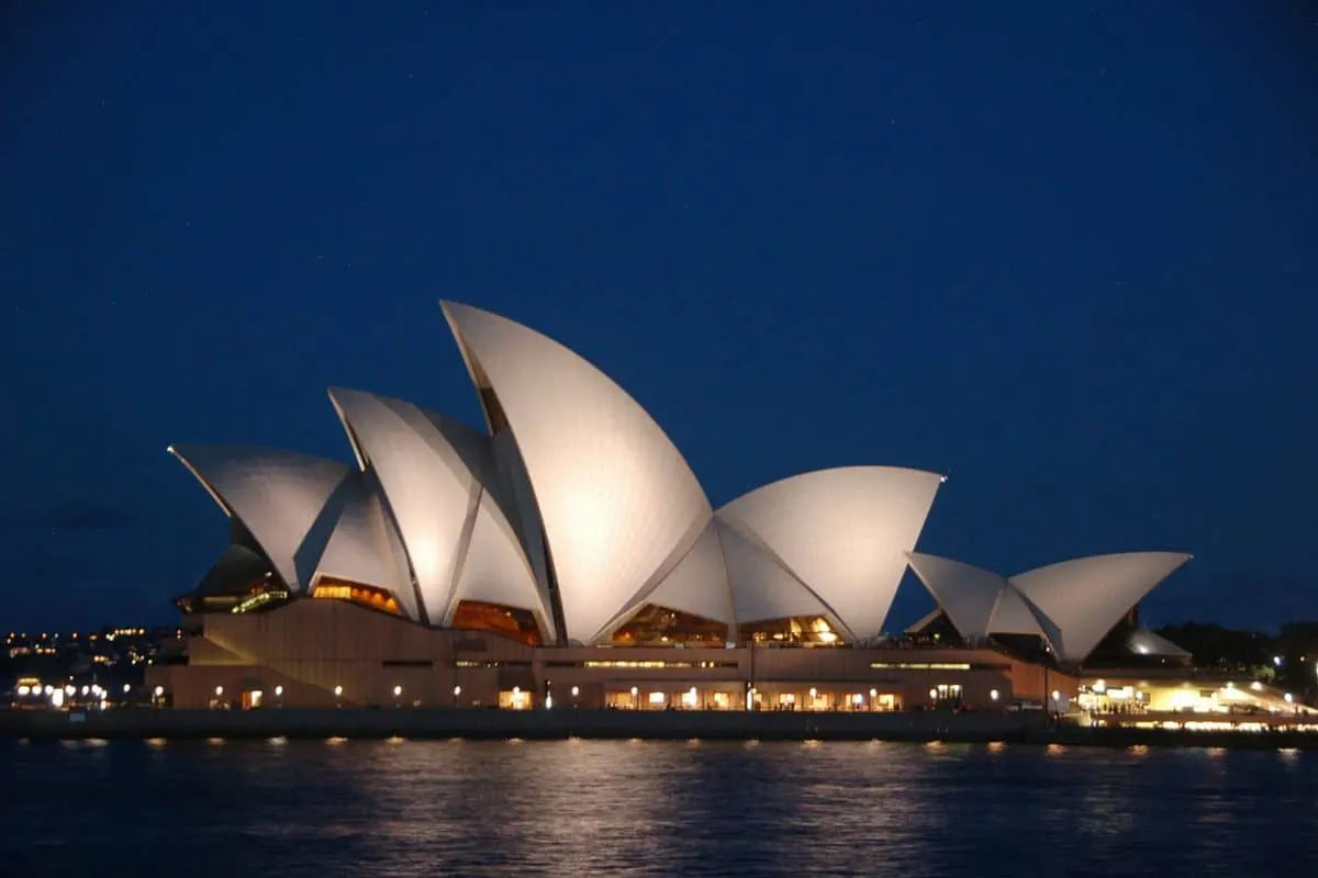 For our last 2 nights, we used the Hyatt card's 2 free nights to stay in a King with Opera View Deluxe room at the Park Hyatt Sydney.