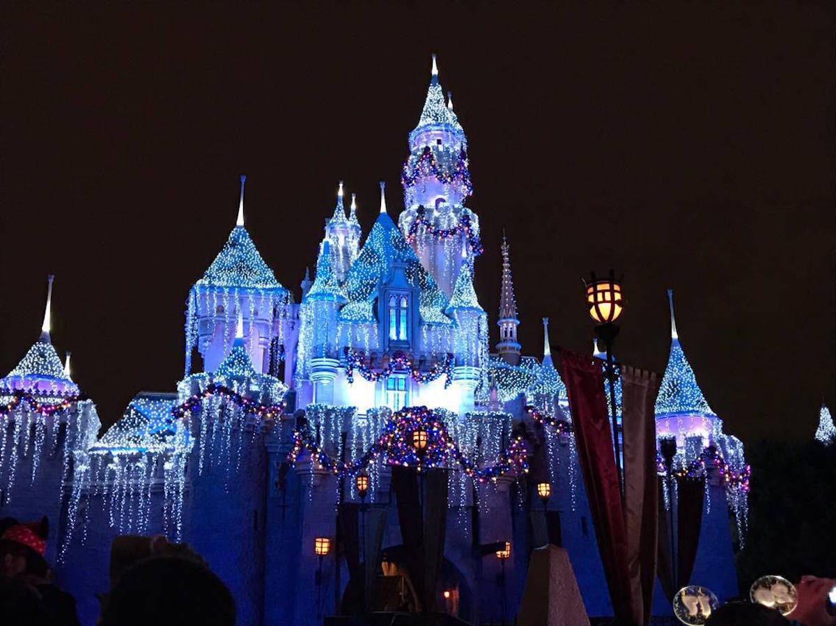 Save money at Disneyland | Disneyland | California | Mickey Mouse