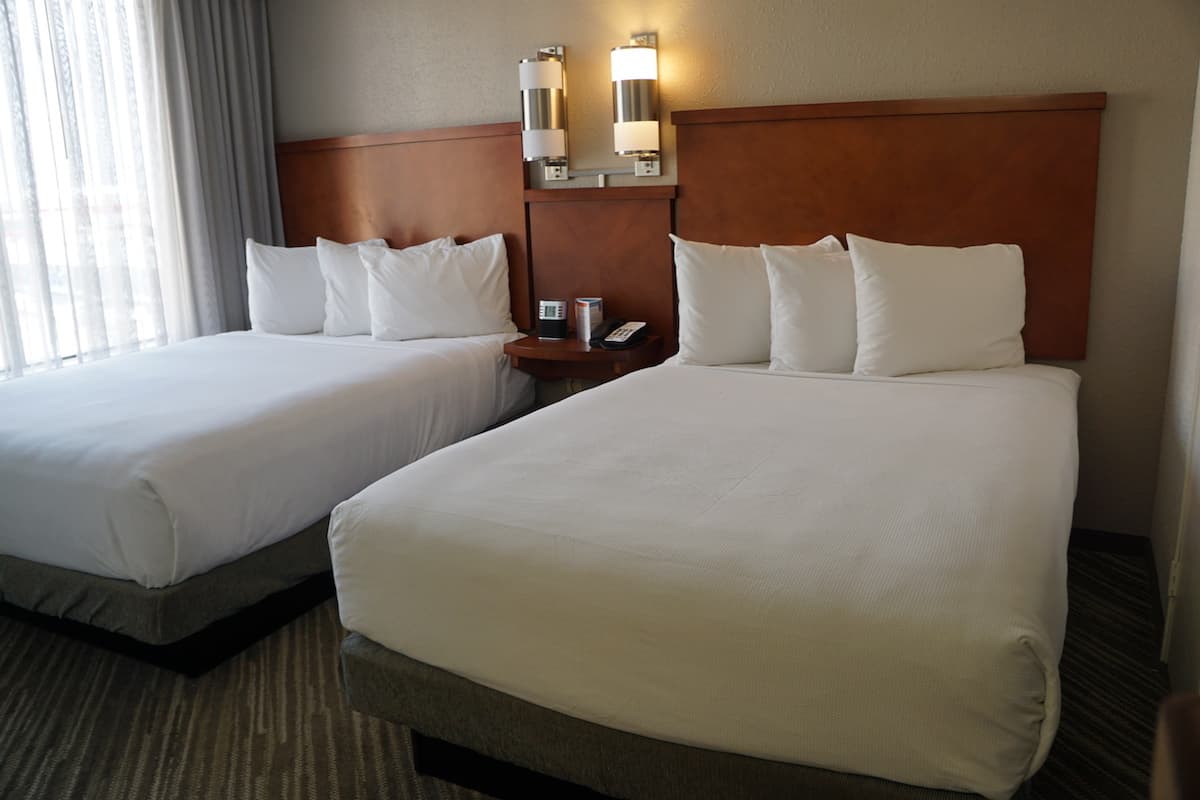 Even the double beds at Hyatt Place Las Vegas are cozy and comfortable. | Hyatt Place Las Vegas review | Traveling Well For Less | The Hyatt Place Las Vegas is the best hotel because you get free breakfast, Wi-Fi, parking, airport shuttle, and more 