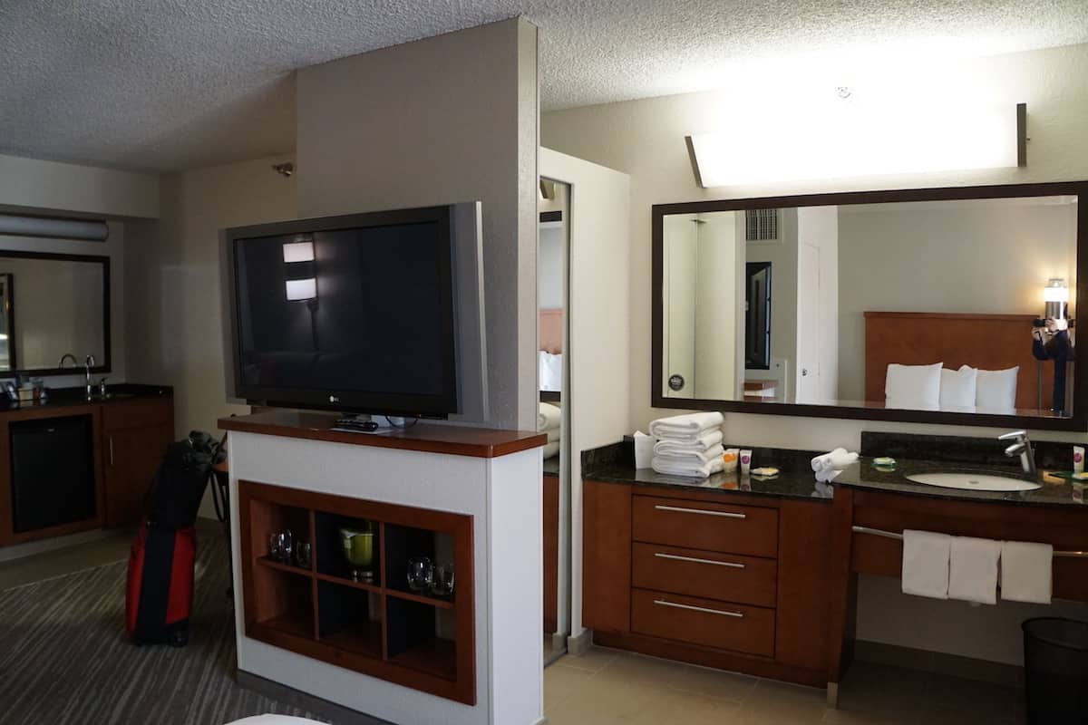 Rooms at the Hyatt Place Las Vegas have 42-inch flat screen TVs. | Travelingwellforless.com | Hyatt Place Las Vegas review | The Hyatt Place Las Vegas is the best hotel because you get free breakfast, Wi-Fi, parking, airport shuttle, and more 