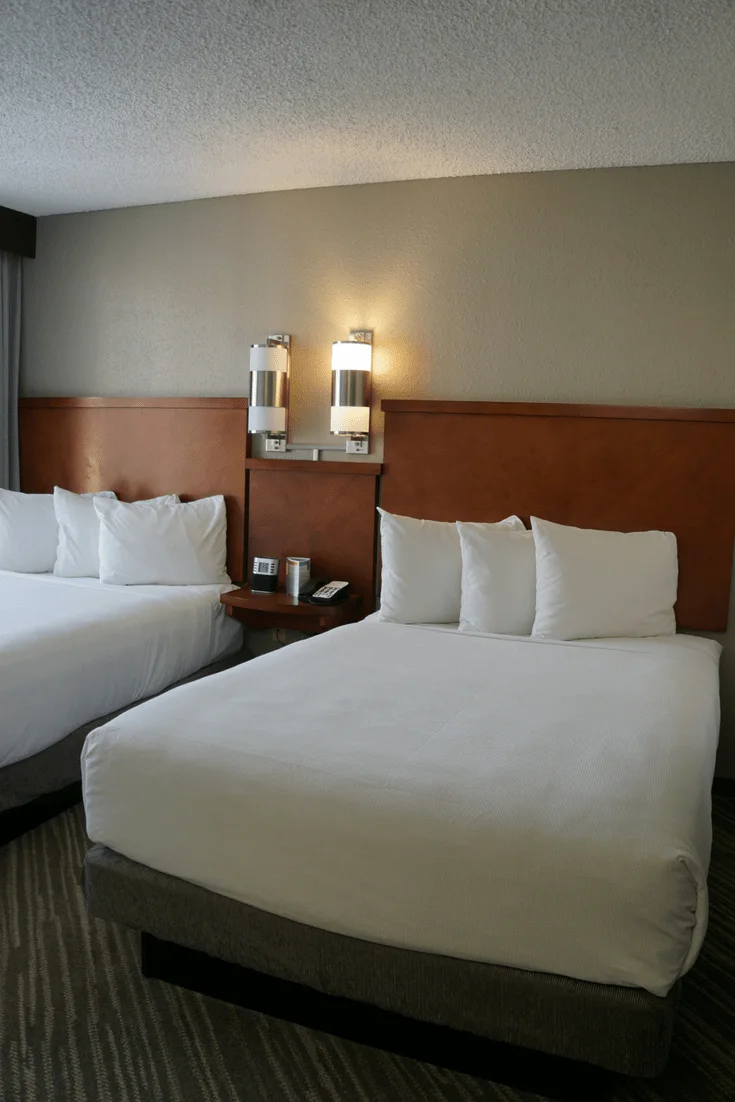 If you like free, the Hyatt Place Las Vegas is the best hotel. Travelingwellforless.com | Las Vegas hotels with airport shuttles | Las Vegas hotels