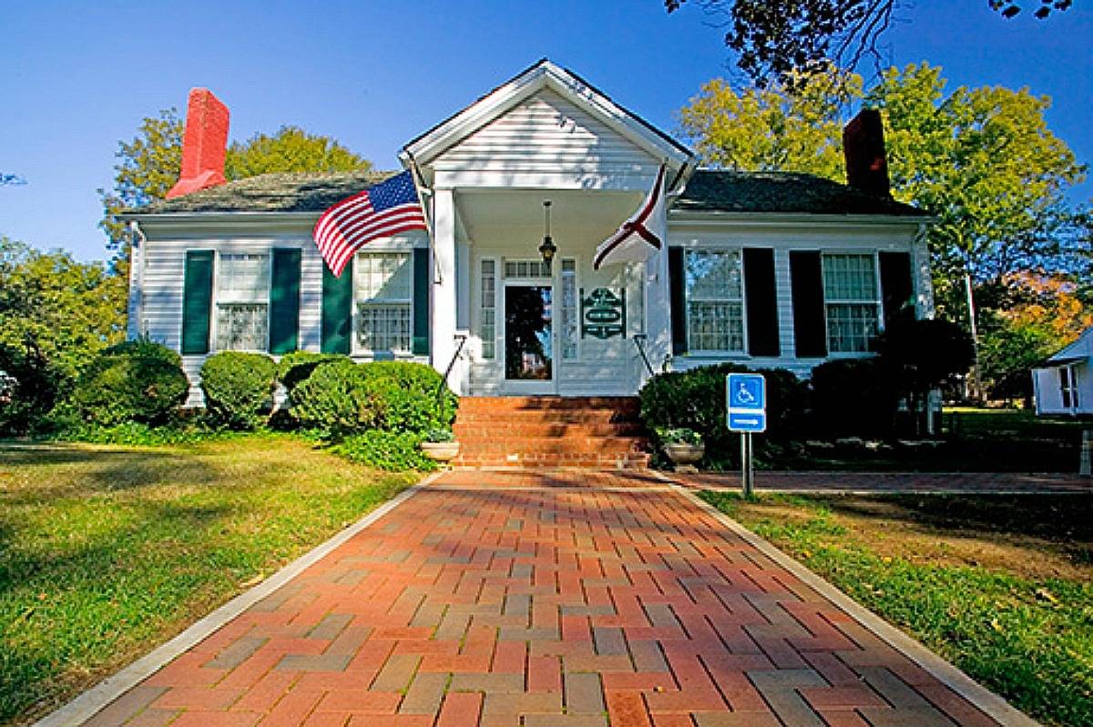 Ivy Green, the childhood home, and birthplace of Helen Keller is in Tuscumbia, Alabama. | 25 reasons to visit Florence, Alabama. | Photo courtesy: VisitFlorenceAl.com | TravelingWellForLess.com