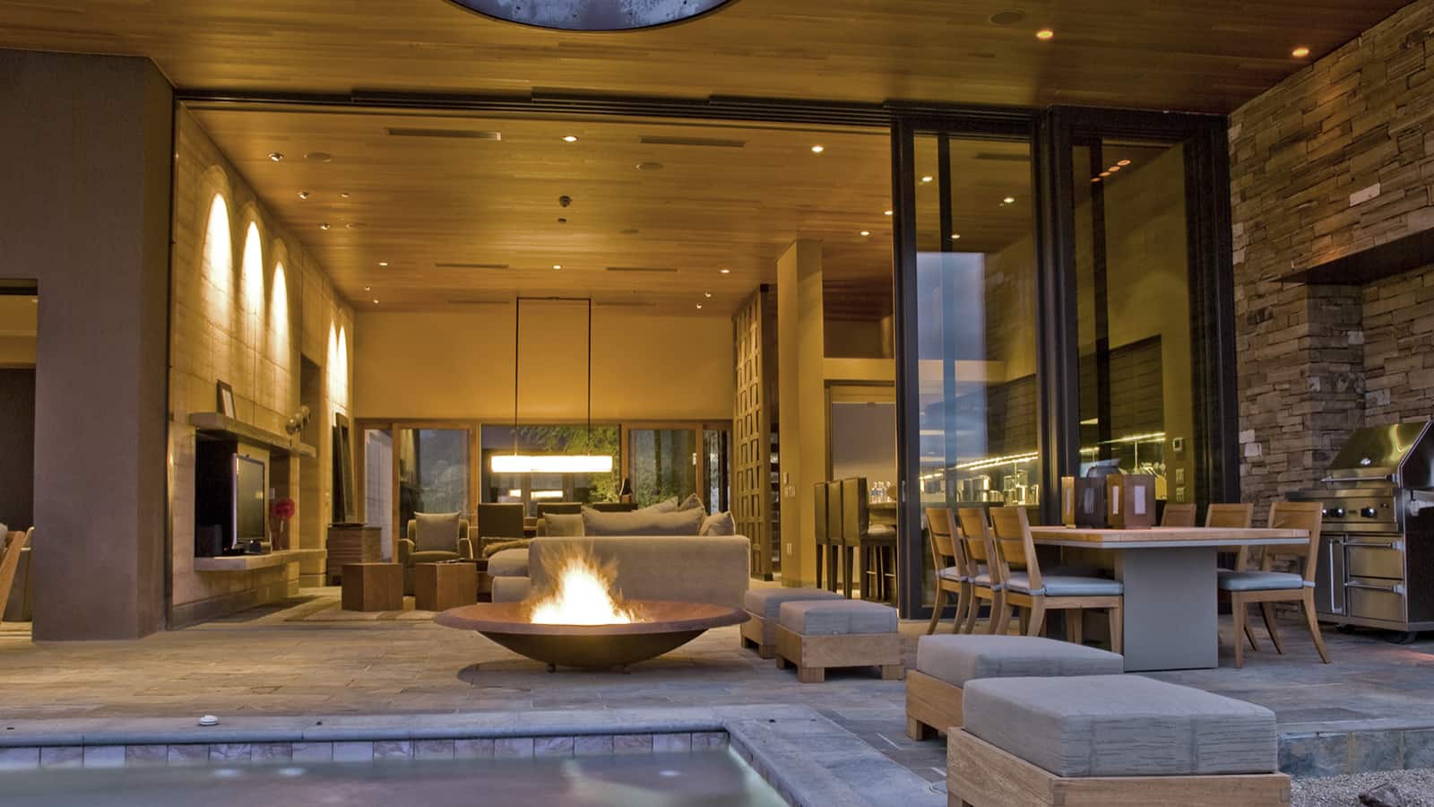 You can now earn and use Hyatt points at Miraval. You'll earn 5 points for every dollar spent at Miraval. And you can redeem points for free stays. | earn and use Hyatt points at Miraval | travel hacking | TravelingWellForLess.com