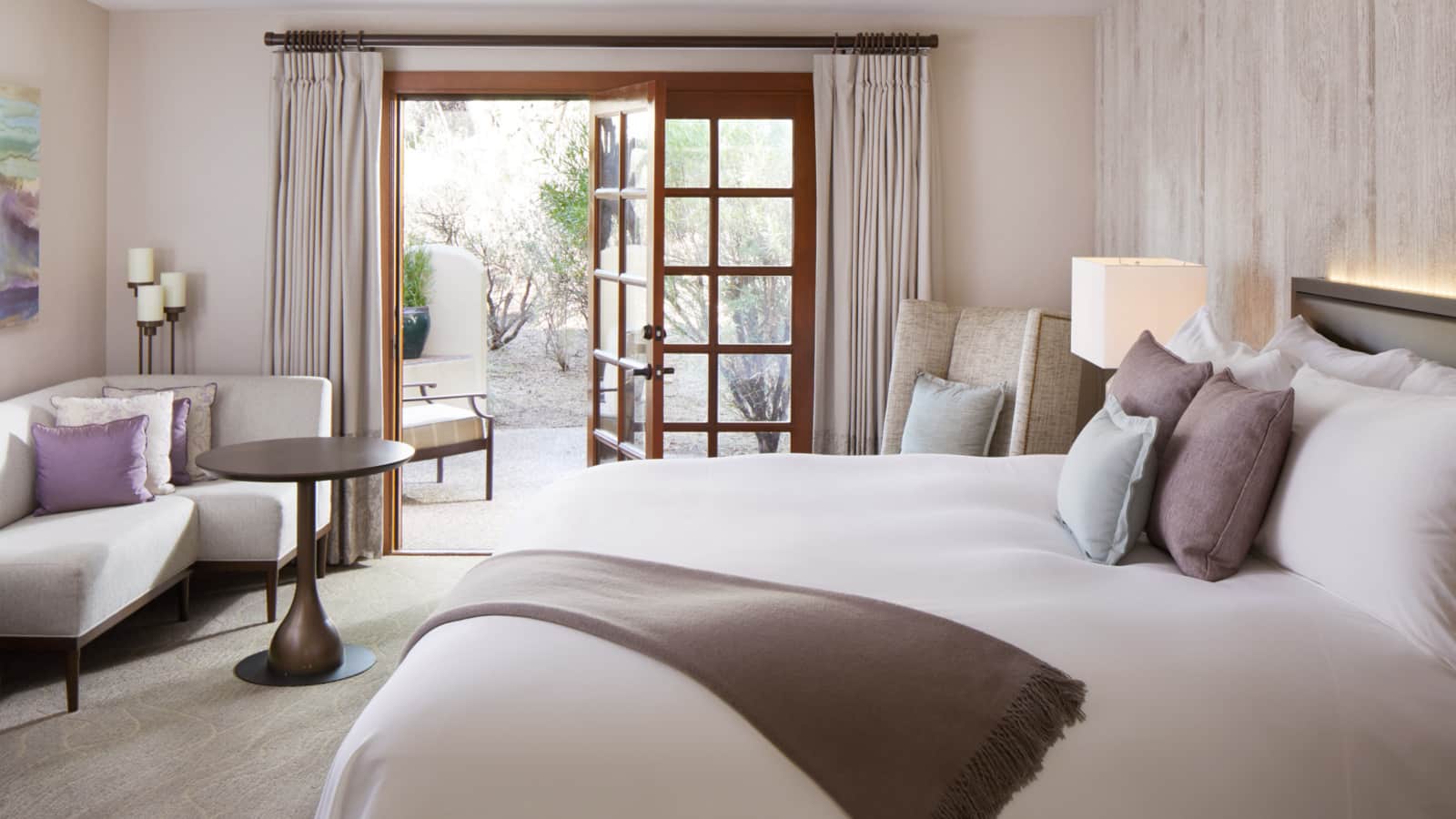 Stay 3 nights at Miraval and get the 4th night free. | earn and use Hyatt points at Miraval | travel hacking | TravelingWellForLess.com