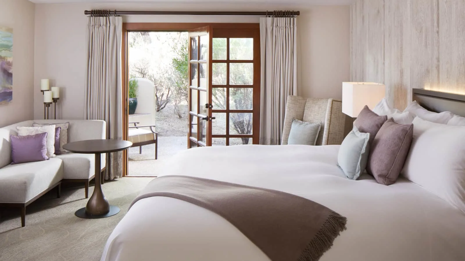 Stay 3 nights at Miraval and get the 4th night free. | earn and use Hyatt points at Miraval | travel hacking | TravelingWellForLess.com