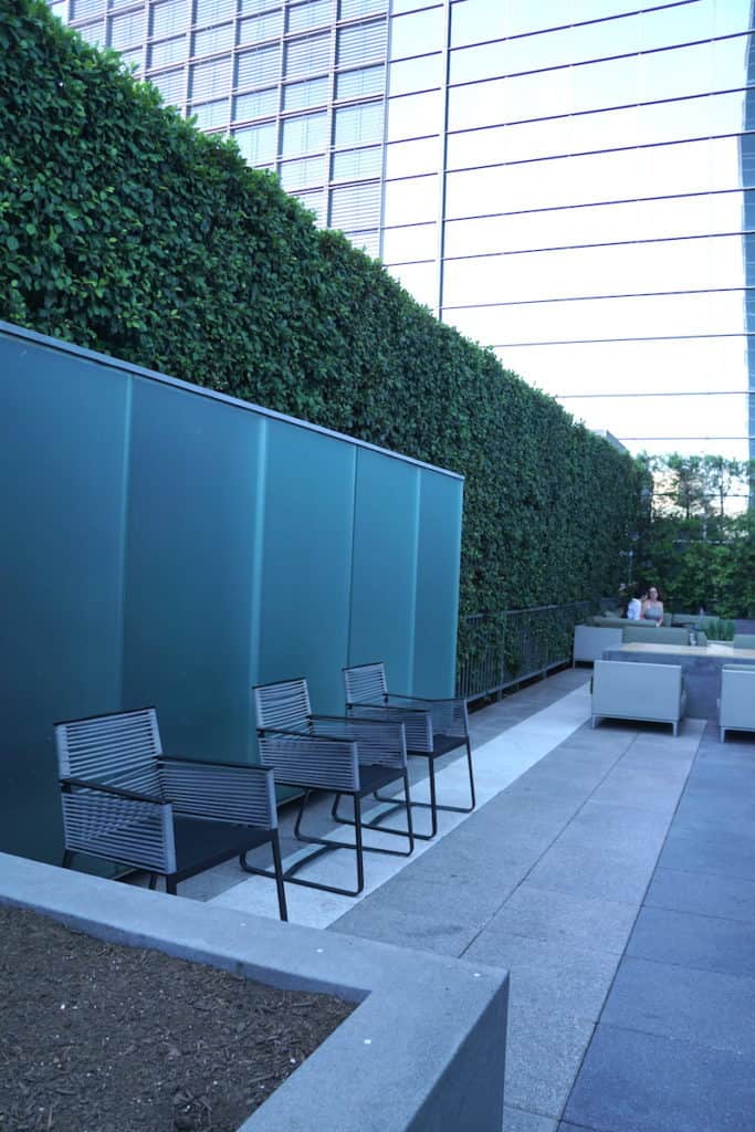 The JW Marriott Los Angeles LA Live lounge has an outside patio area. https://www.travelingwellforless.com