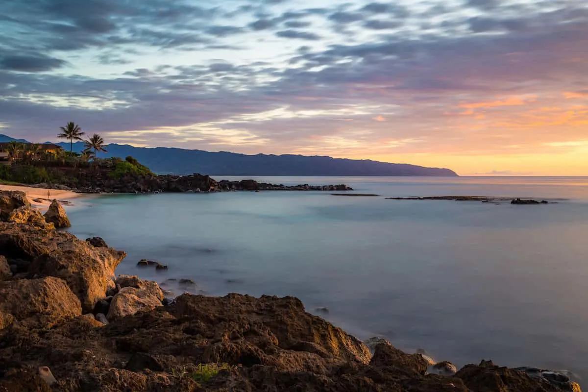 Last Day to get 60,000 Southwest points. You can use those points to fly to Hawaii! Photo courtesy: Christan Joudrey, Unsplash | Three tables | Haleiwa | TravelingWellForLess.com