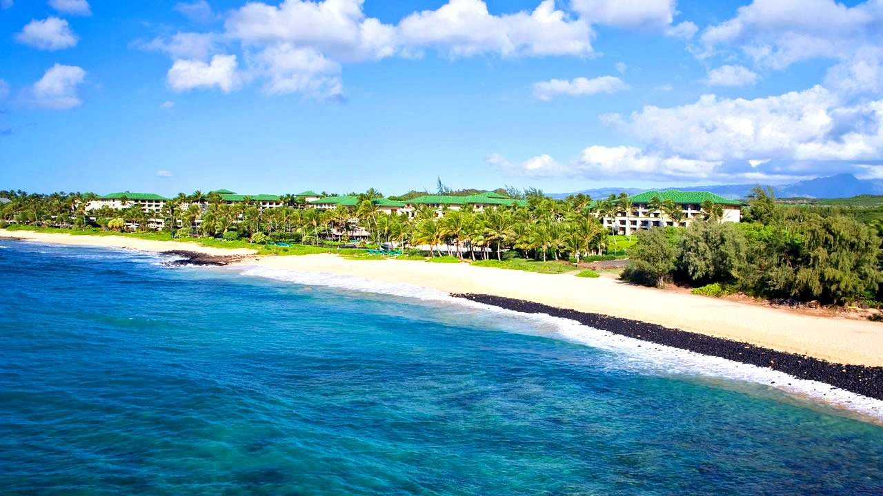 Stay free at the Grand Hyatt Kauai using points. Travel hack a trip to Hawaii. | Hawaii | Kauai | travel hacking | TravelingWellForLess.com