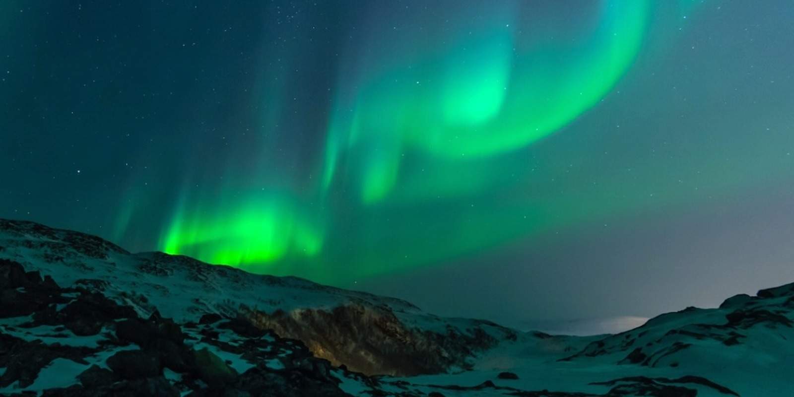 See the Northern Lights in Norway. Stay for cheap when you buy Choice points. TravelingWellForless.com Photo credit:Unsplash