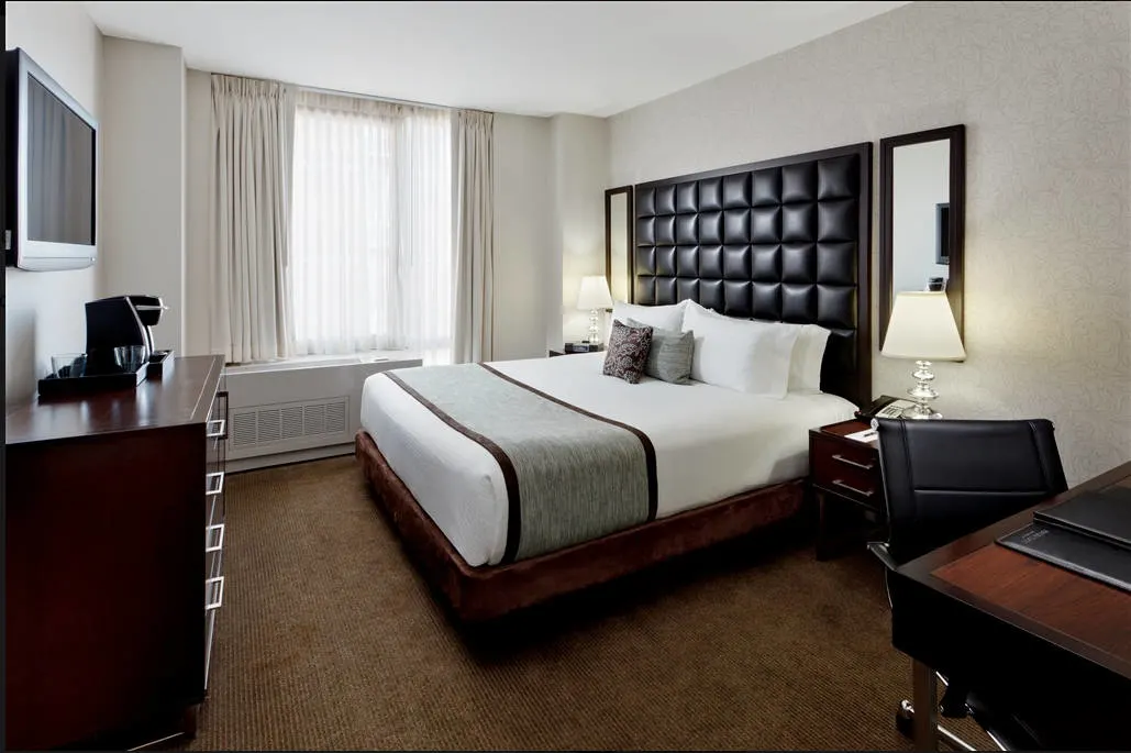 Save hundreds of dollars when you buy choice points to stay at the Distrikt Hotel New York on New Year's Eve. TravelingWellForLess.com