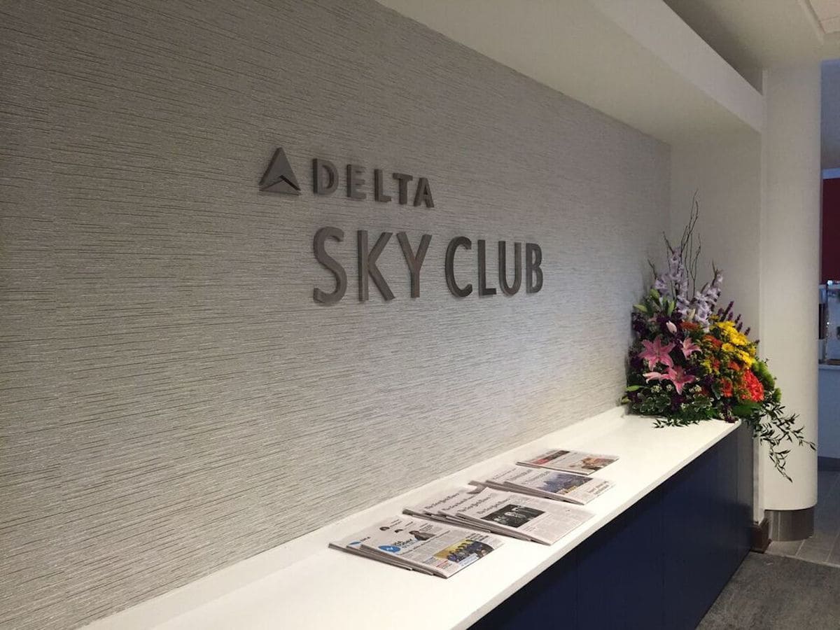 Enjoy free food, drinks, Wi-Fi, and a shower in the Delta Sky Club during your layover in Miami | what to do on a layover in Miami | TravelingWellForLess.com