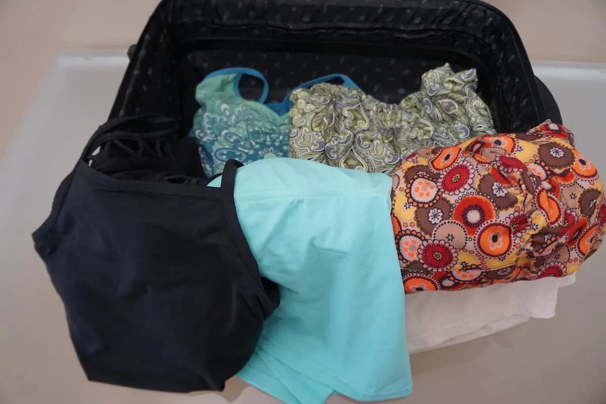 prAna clothes are lightweight. You can pack more without worrying about tipping the scale. | #carryonbag #singlebag #sustainableclothing #TravelprAna #prAnaSpring18 https://www.travelingwellforless.com
