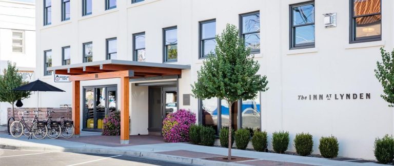 Planning a visit and looking for where to stay in Lynden? Or need a stop on your way to or from Canada? Whether you're looking for a luxury stay for less or a bed for the night, here are the best places to stay in Lynden. #lynden #washington #travel #hotel https://www.travelingwellforless.com