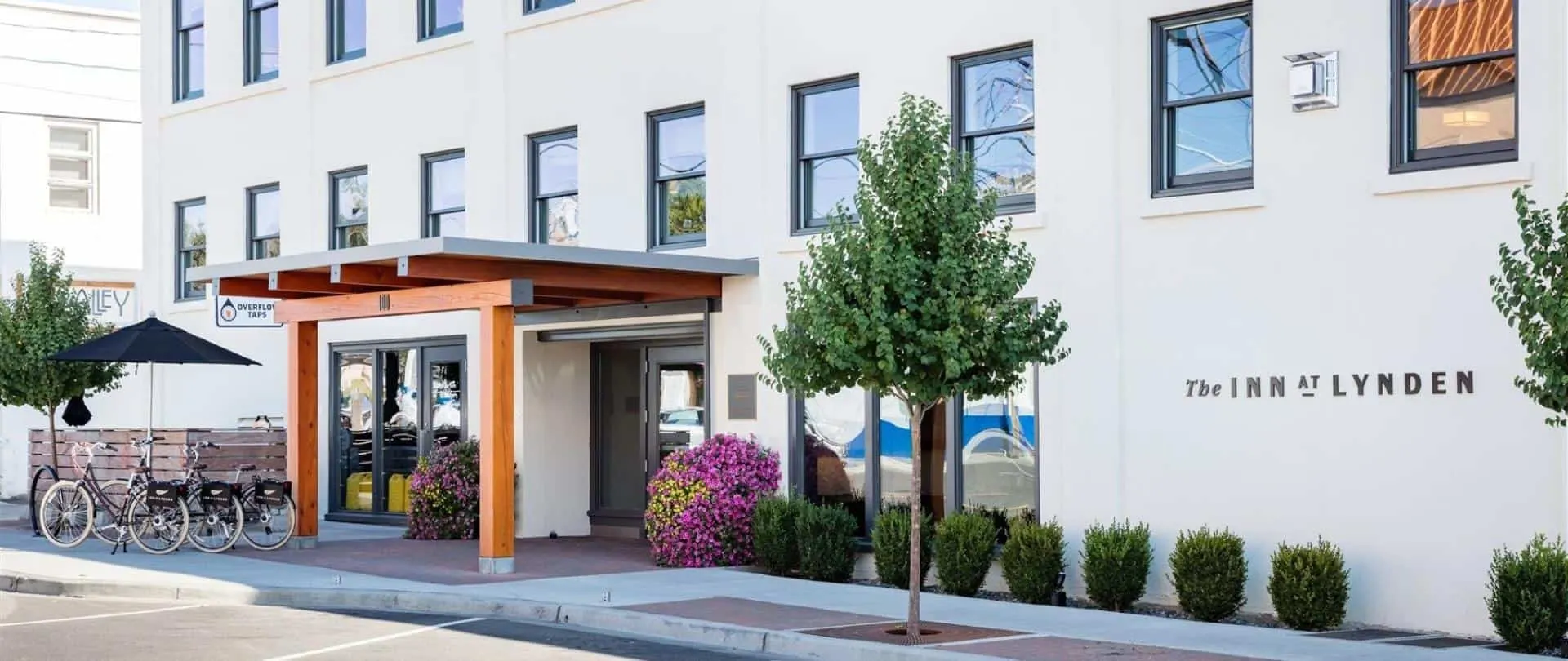 Planning a visit and looking for where to stay in Lynden? Or need a stop on your way to or from Canada? Whether you're looking for a luxury stay for less or a bed for the night, here are the best places to stay in Lynden. #lynden #washington #travel #hotel https://www.travelingwellforless.com