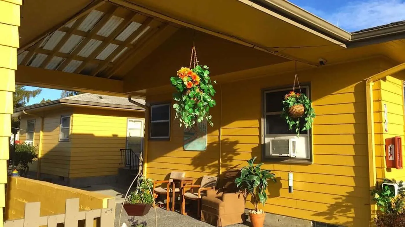 Located off the 539 Highway, the motel-style Windmill Inn offers budget style lodging in Lynden. A 5-minute drive takes you to the center of town.#lynden #washington #travel #hotel https://www.travelingwellforless.com