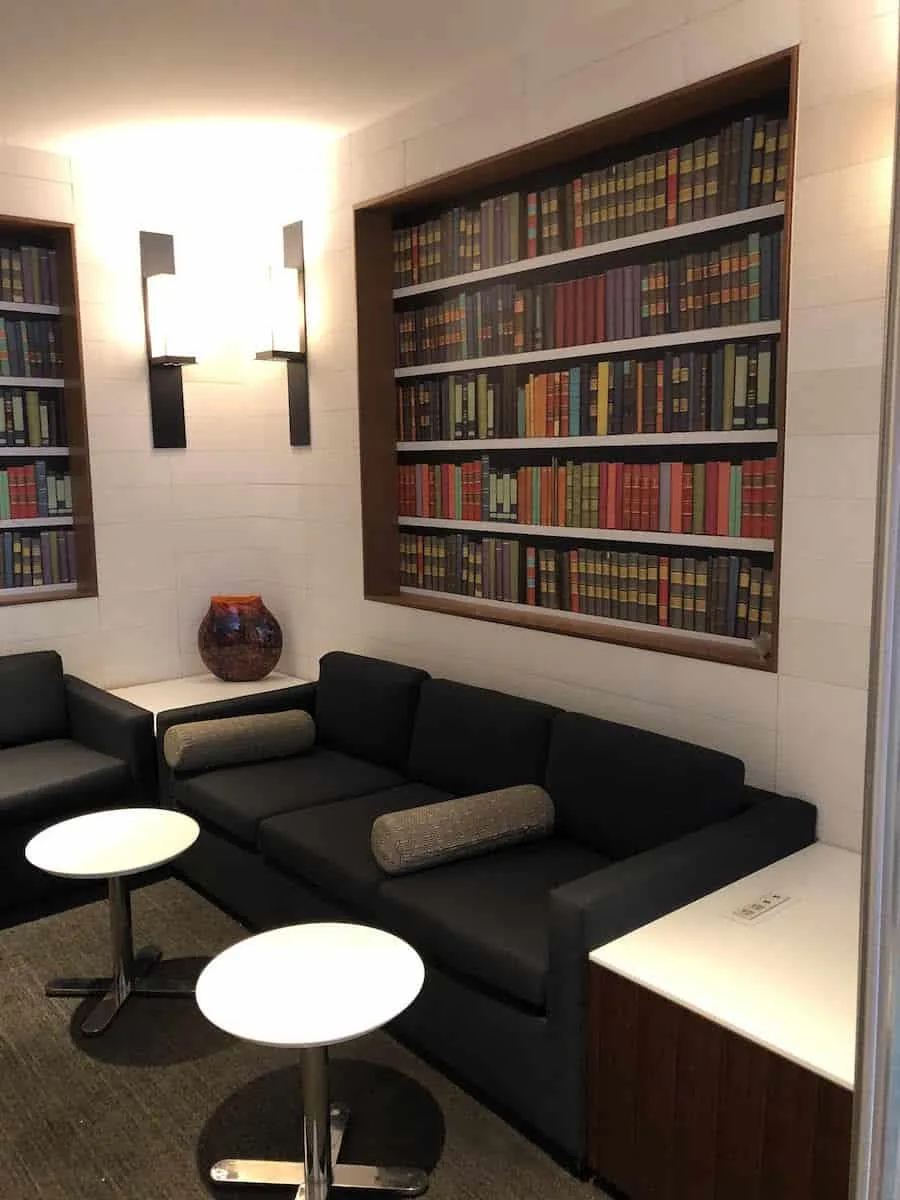 Star Alliance Business Class Lounge LAX library