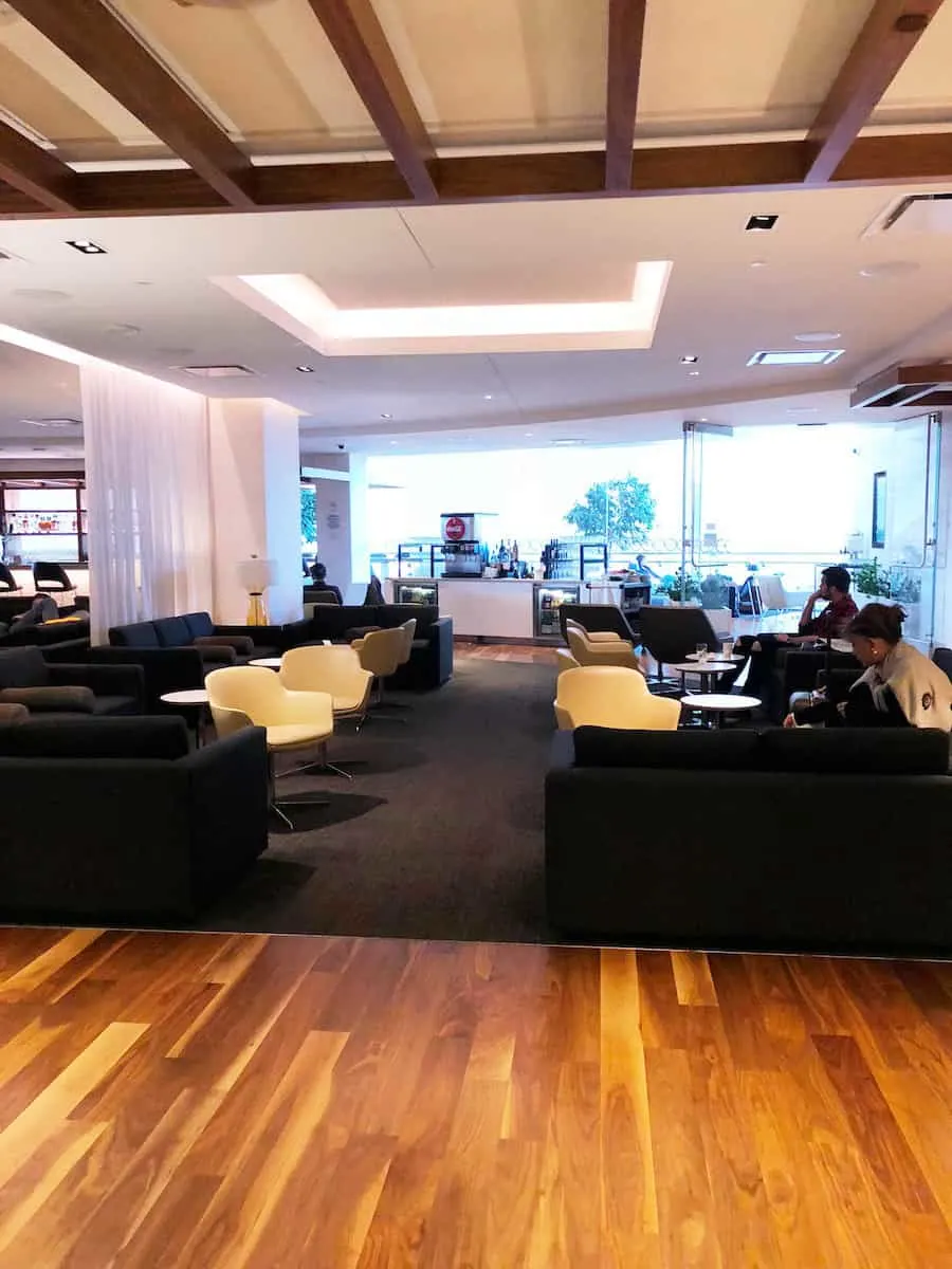 Star Alliance Business Class Lounge LAX seating