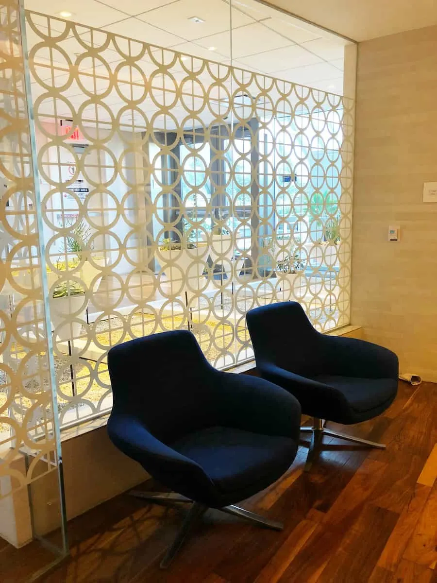 waiting area for the shower suites Star Alliance Business Class Lounge LAX