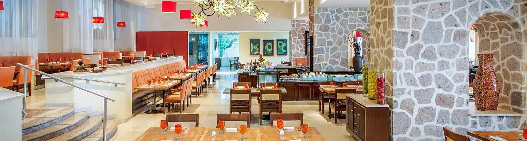 Foodies will delight in the breakfast buffet at La Estancia Restaurant. | Marriott Puerto Vallarta Resort & Spa | where to stay in Puerto Vallarta | www.TravelingWellForLess.com