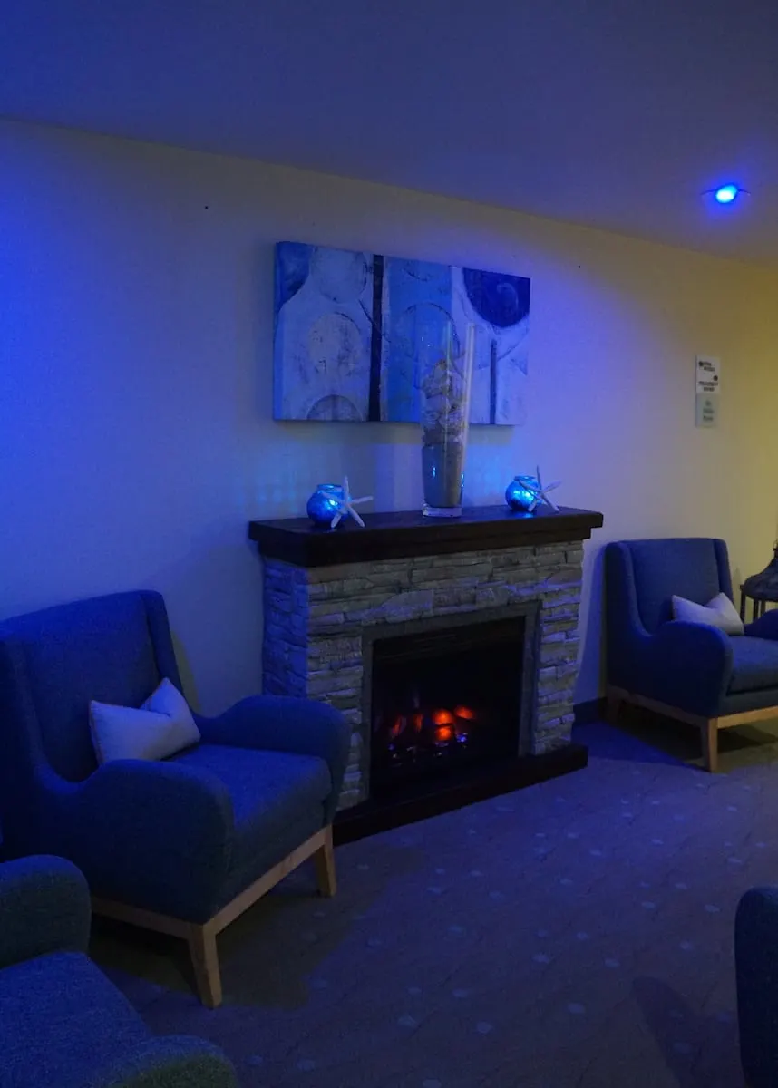 Relaxation room at Pure Blu spa at Newport Beach Marriott Resort & Spa