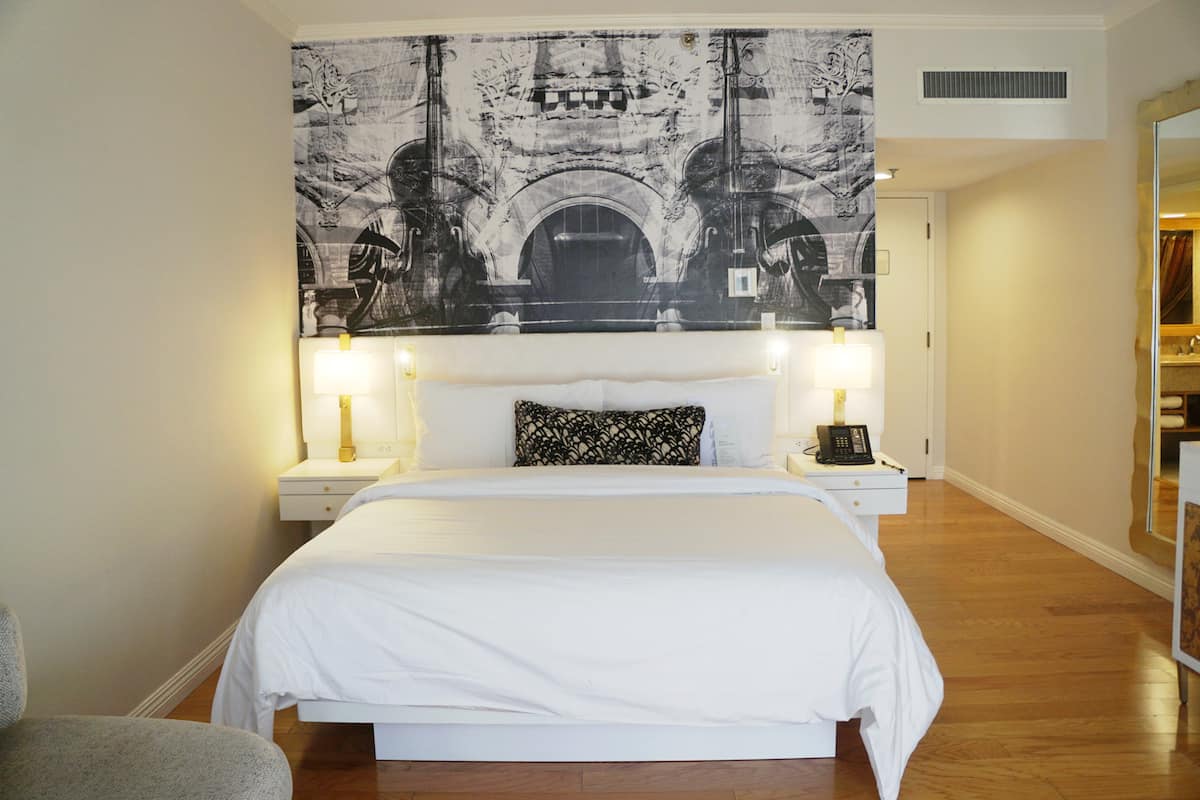 Deluxe king bed, Avenue of the Arts Hotel, best things to do in Costa Mesa