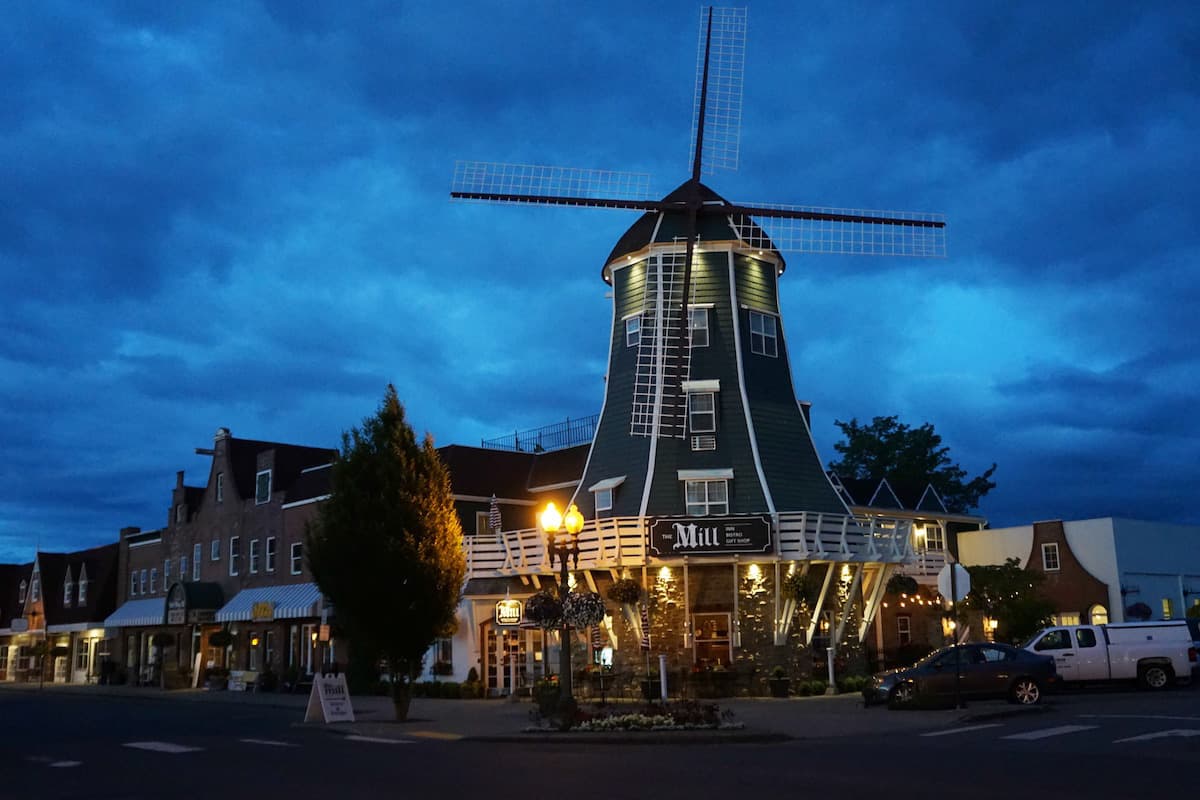Ever wanted to sleep in a windmill? The Mill Inn is the only North American windmill that you can sleep in. A night at the Mill Inn is an experience you'll never forget. #lynden #washington #travel #hotel https://www.travelingwellforless.com