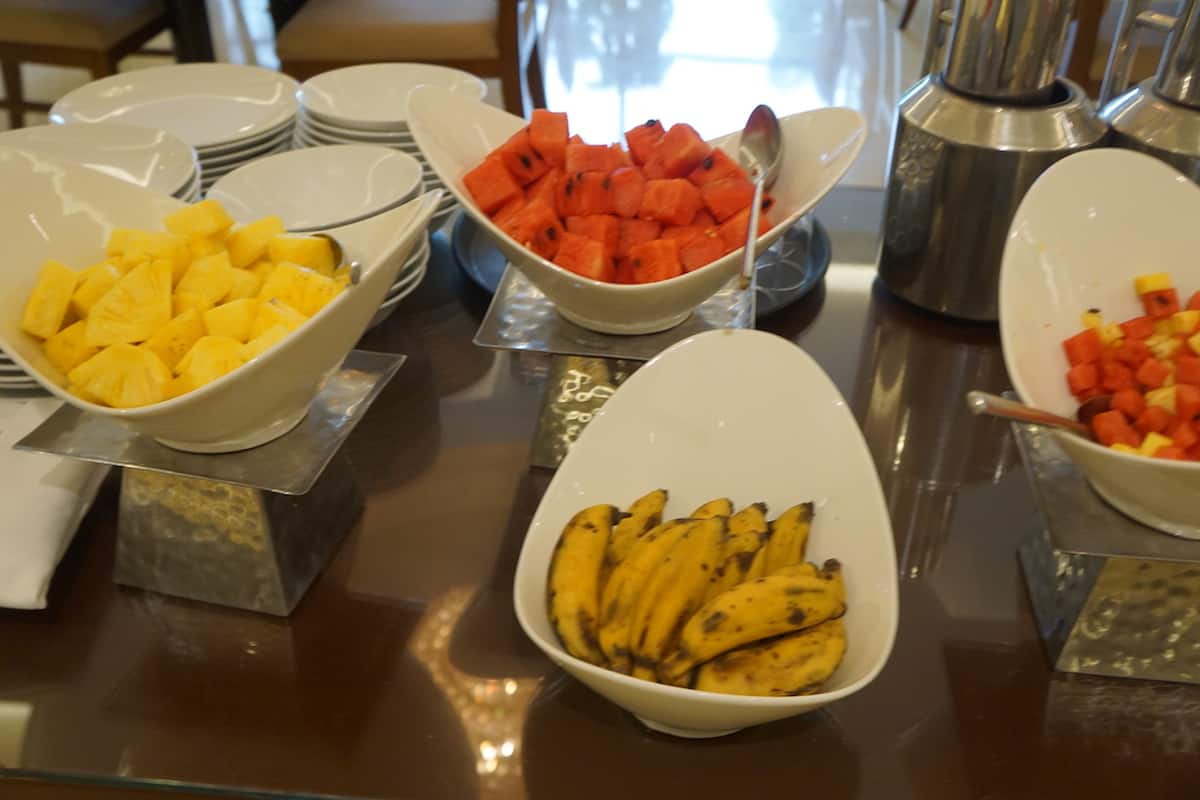 hotel breakfast buffet fruit 