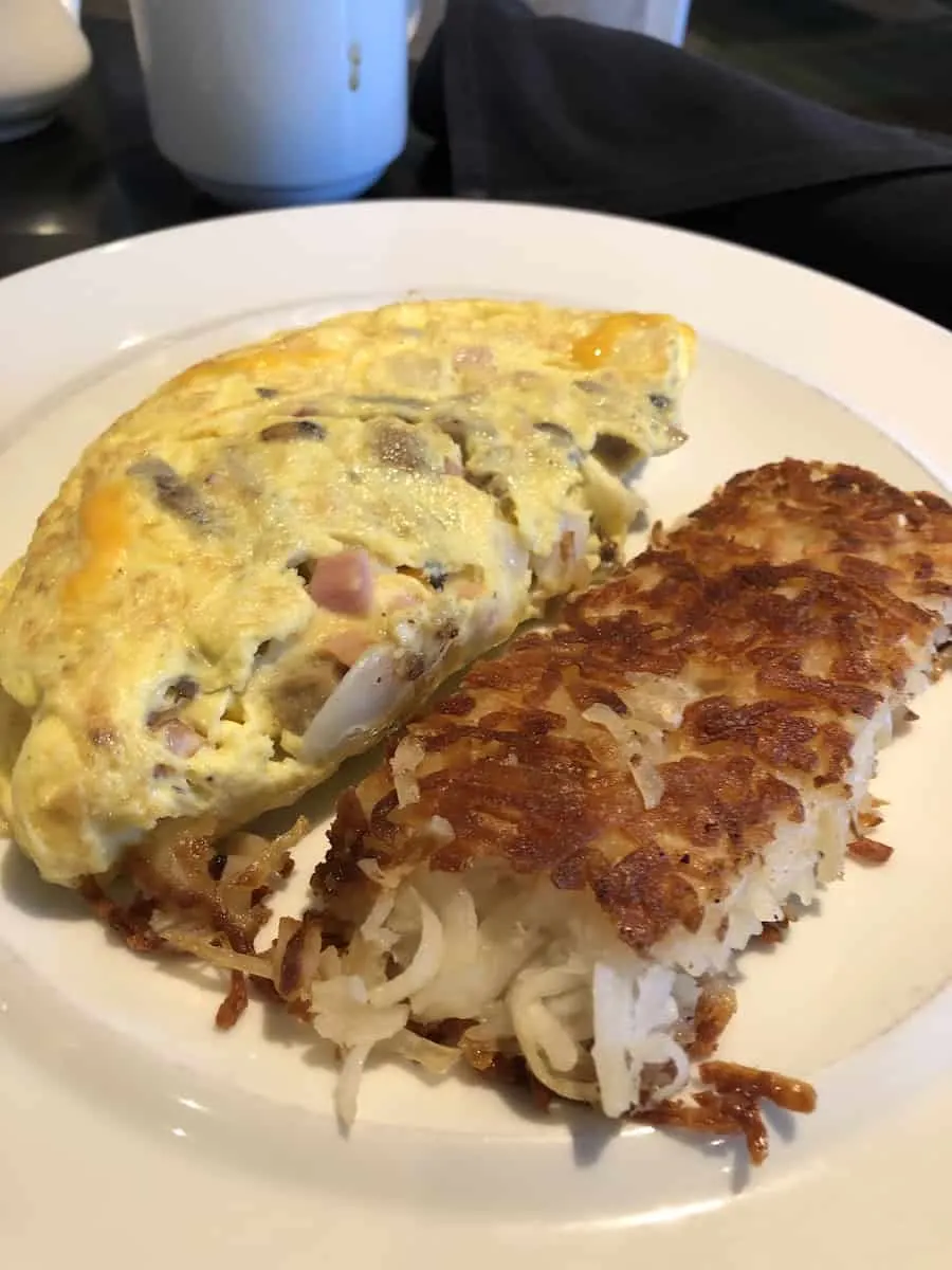 omelet and hashbrown
