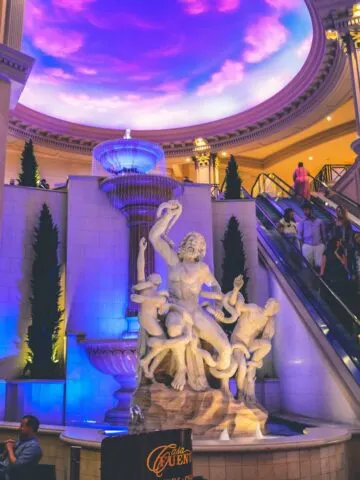 architectural photography man status caesars palace las vegas