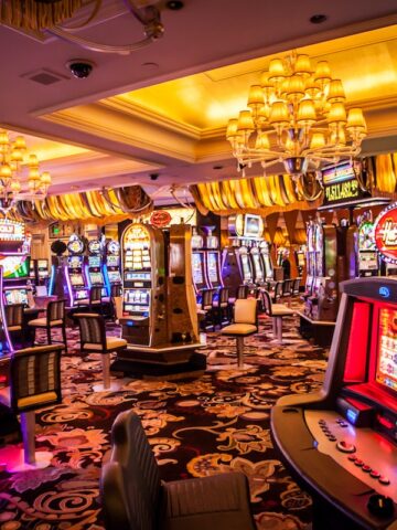 slot machines on casino floor, caesars 5x tier days